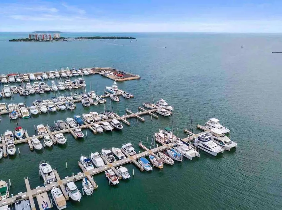 Marina Luxury Rooms #2 Fajardo Apartment